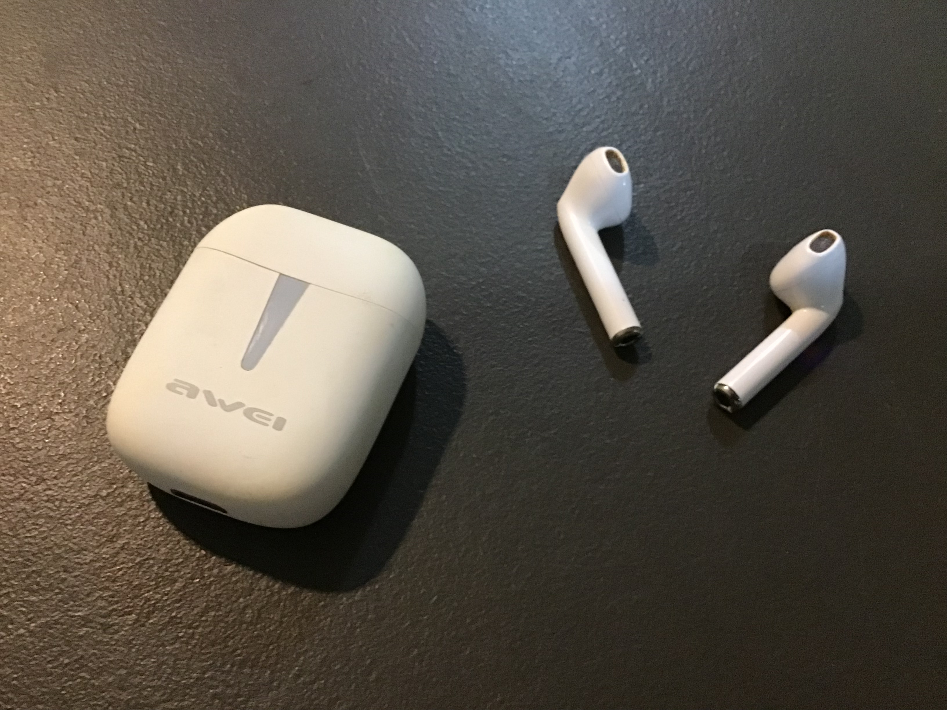 apple airpods are the biggest waste of money and you cannot make